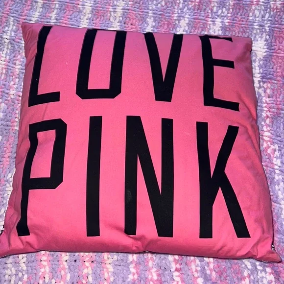PINK Victoria display picture 2